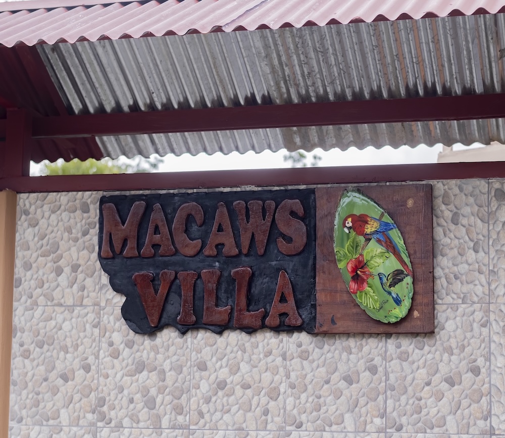 Macaws Villa Cabins